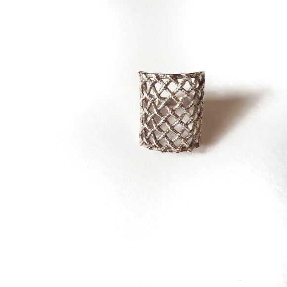 Big Wicker Mesh Silver Ring - Picture 3 of 5